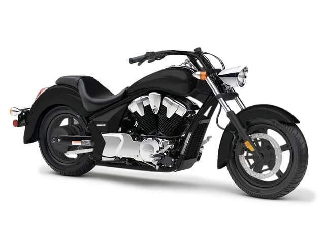 "Honda Stateline" este o motocicleta eleganta proiectata special pentru calatorii lungi. Este dotata cu un motor performant de 1312cc V-twin, racit cu lichid, SOHC, cu trei valve per cilindru. Motorul este imperecheat...