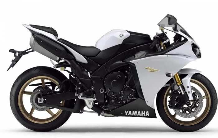Cei de la Yamaha ar putea lansa o noua versiune standard si racing&nbsp;pentru motocicleta&nbsp;model R1 2015 care sa va ofere o putere maxima de 230 cai putere si un design inovator,specific celor de la Yamaha.Surse ...