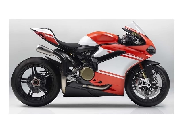 Ca preambul al salonului EICMA de la Milano, a carui deschidere are loc azi, Ducati si-a prezentat ieri noutatile. Cu putin timp in urma, aparusera cateva imagini si cateva zvonuri despre &ldquo;Project 1408&rdquo;, d...