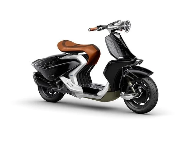 Fata de conceptele anterioare GEN, 04GEN reprezinta primul model concept de scuter cu doar doua roti, caci ne reamintim, 01GEN, 03GEN-f si 03GEN-x&nbsp;au fost vehicule cu trei roti, iar ciudatul 02GEN nu era altceva ...