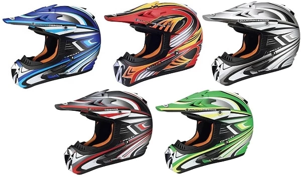 Ia Zeus-ul, neamule... Daca ar avea motociclete in Olimp, si mai marele zeilor ar purta o asemenea casca? Glumim, evident, dar voi, enduristii va puteti simti macar in siguranta si protejati cu un echipament Zeus.  Co...