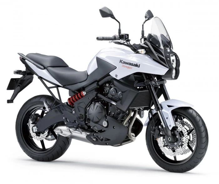 Pentru 2015, niponii vor lansa o gama noua de motociclete Kawasaki.&nbsp;Este vorba despre&nbsp;modelele Versys care ar putea primi imbunatatiri atat la design cat si din punct de vedere tehnic.
Printre modelele care...