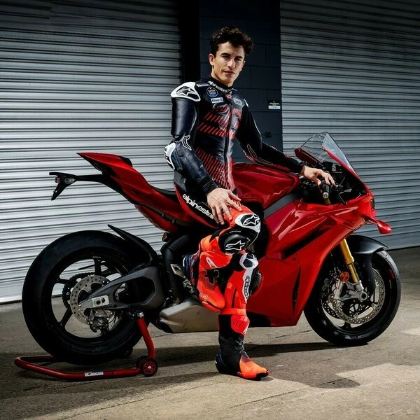 ALPINESTARS SUPERTECH R VENTED MM93 REPLICA Rosu fluo/Albastru/Negru